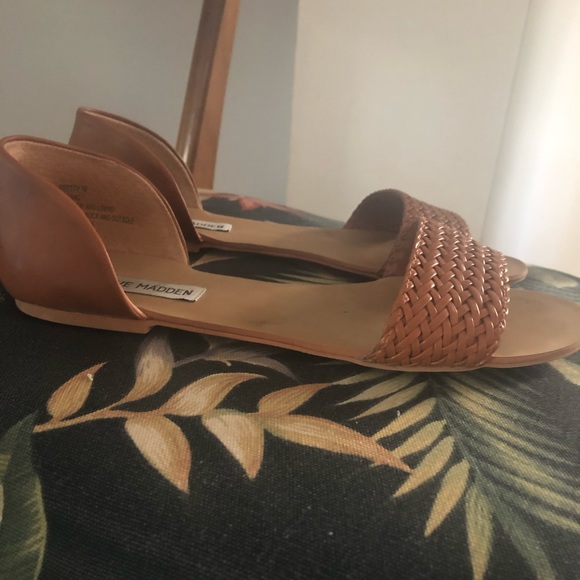 Steve Madden sandal flats - Picture 2 of 2